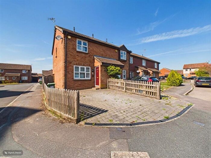 3 Bedroom End Of Terrace House For Sale In Pemberton Gardens, Calcot, Reading, RG31