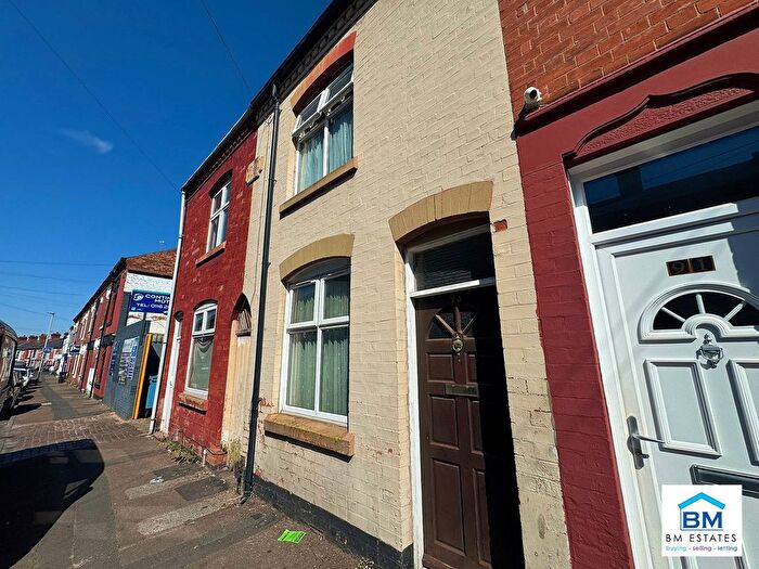 3 Bedroom Terraced House For Sale In Asfordby Street, Leicester, LE5
