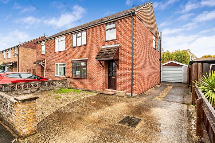 3 Bedroom Semi-Detached House For Sale In Crosslands Drive, Abingdon, OX14