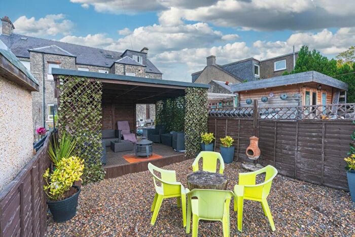 4 Bedroom Flat For Sale In Stenhouse Street, Cowdenbeath, KY4