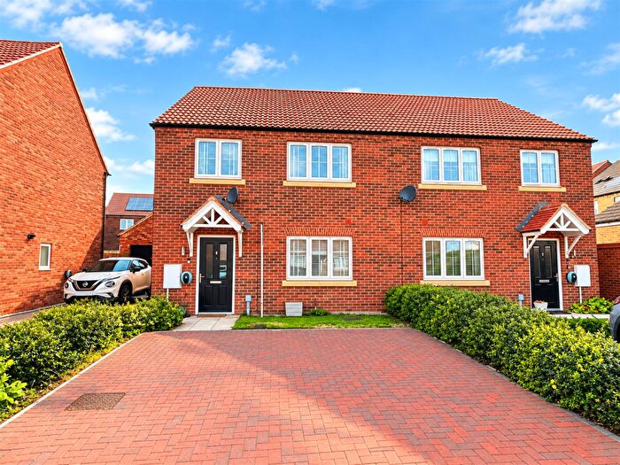 4 Bedroom Semi-Detached House For Sale In Daisy Drive, Doncaster, DN5