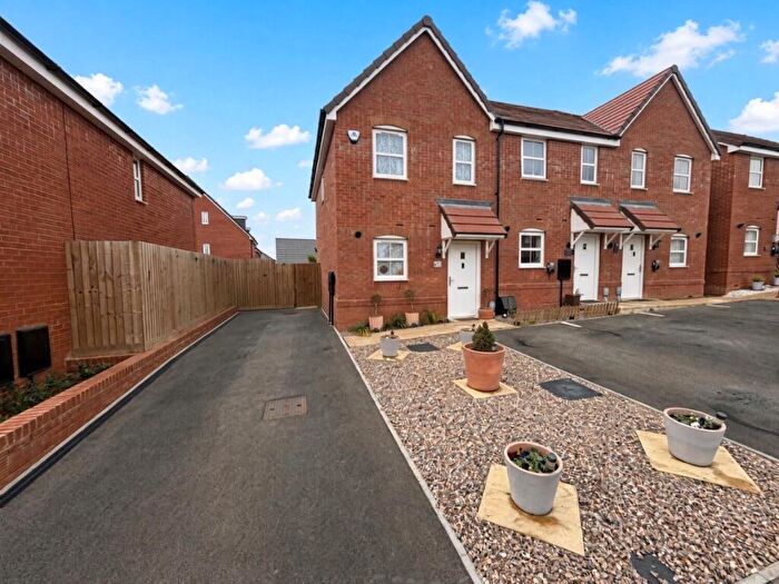 2 Bedroom End Of Terrace House For Sale In Sunflower Way, Overstone, Northamptonshire, NN6
