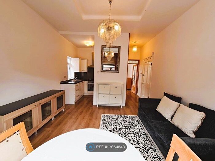 1 Bedroom Flat To Rent In Fairlop Road, London, E11
