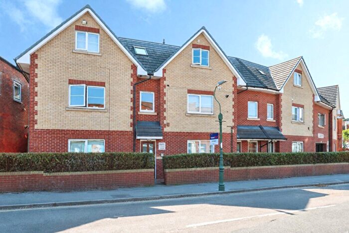1 Bedroom Flat For Sale In Hankinson Road, Charminster, Bournemouth, Dorset, BH9