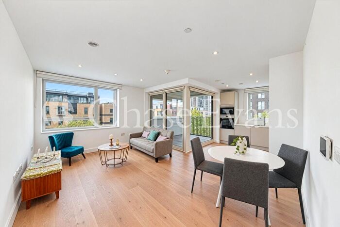 2 Bedroom Flat For Sale In Walton Heights, Walworth Road, Elephant & Castle, London, SE17