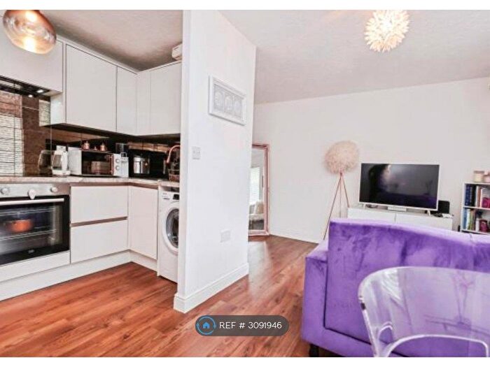 2 Bedroom Maisonette To Rent In Lime Grove, Birmingham, B26