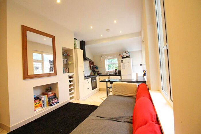 5 Bedroom Terraced House To Rent In Lisvane Street, Cathays, CF24
