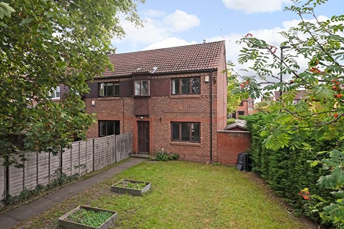 3 Bedroom End Of Terrace House To Rent In Osbaldwick Lane, York, YO10