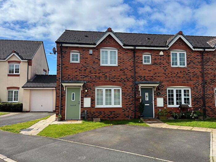3 Bedroom End Of Terrace House To Rent In Hornbeam Close, Wesham, Preston, PR4