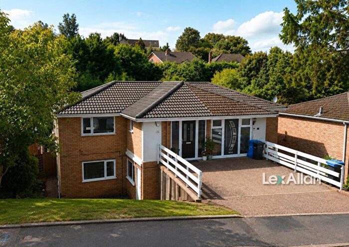 4 Bedroom Semi-Detached House For Sale In Brockmoor Close, Stourbridge, DY9