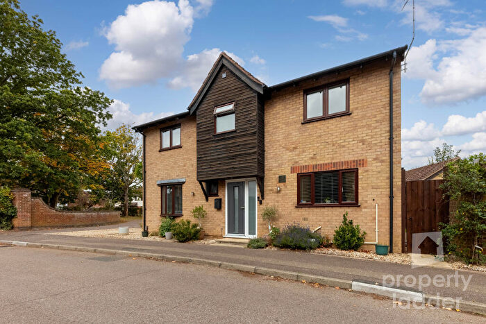 4 Bedroom Detached House For Sale In Swansgate, Old Catton, Norfolk, NR6