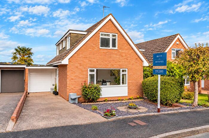 3 Bedroom Detached House For Sale In Saint Hill Close, Exeter, EX2