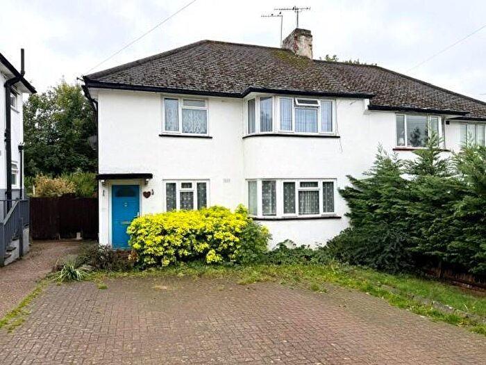 3 Bedroom Maisonette To Rent In Westmere Drive, Mill Hill, NW7