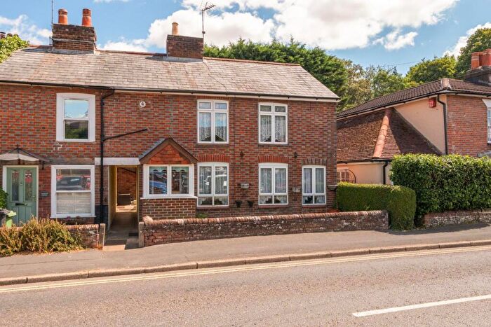 3 Bedroom Cottage For Sale In London Road, Horndean, Waterlooville, PO8