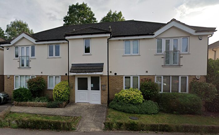 2 Bedroom Flat To Rent In Bridge Court, Mutton Lane, Potters Bar, Hertfordshire, EN6