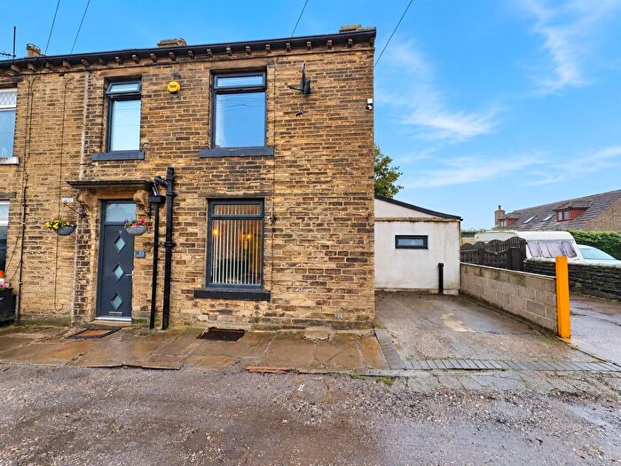3 Bedroom End Of Terrace House For Sale In Charles Street, Queensbury, Bradford, BD13