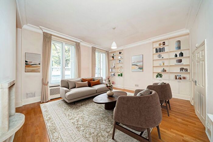 2 Bedroom Flat To Rent In Holland Park Avenue, Holland Park, W11