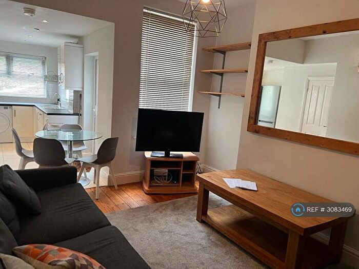 5 Bedroom Terraced House To Rent In Double Bedroom Student House, Manchester, M20