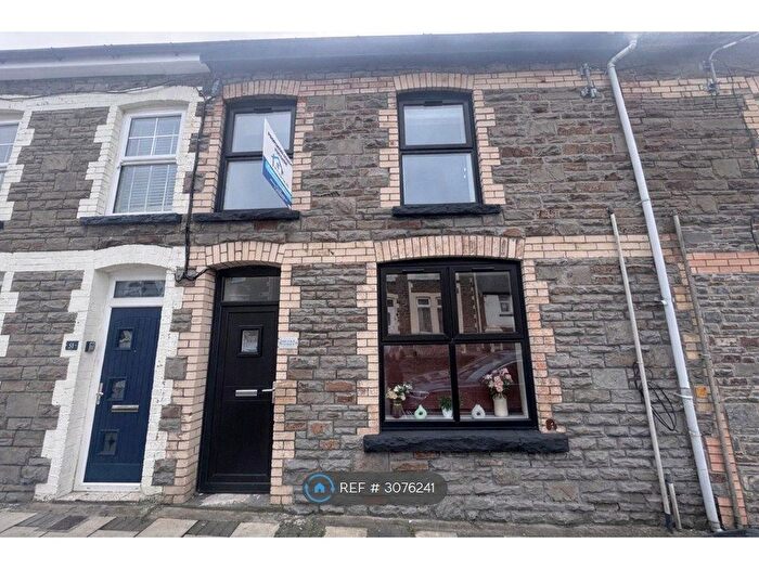 2 Bedroom Flat To Rent In Gilfach St, Bargoed, CF81