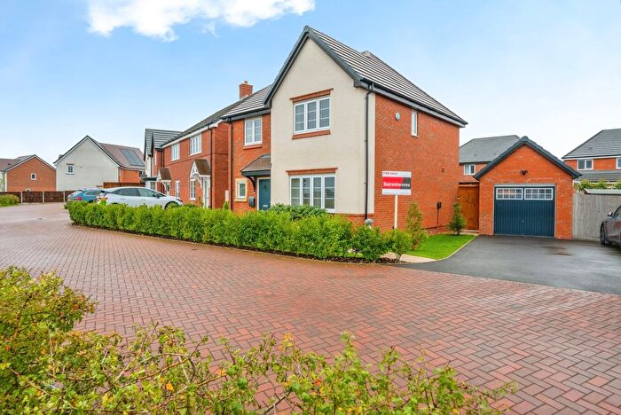 4 Bedroom Detached House For Sale In Plant Valley Glade, Cheslyn Hay, Walsall, Staffordshire, WS6
