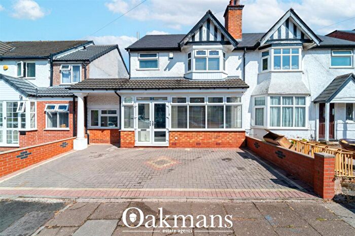 3 Bedroom Semi-Detached House For Sale In Tetley Road, Birmingham, B11