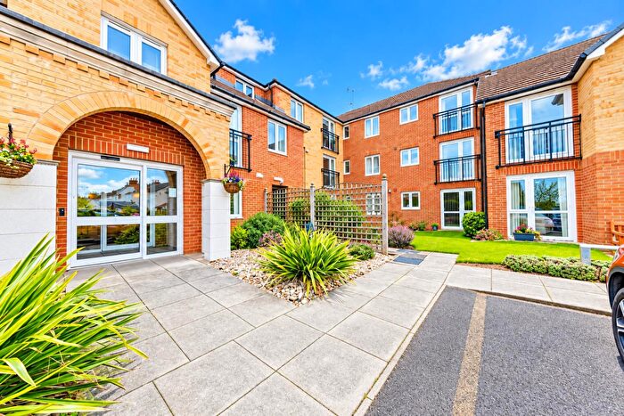 1 Bedroom Flat For Sale In Wyatt Court, Sandhurst, GU47