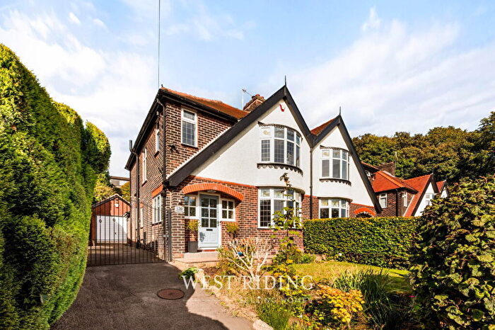 3 Bedroom Semi-Detached House For Sale In Oldham Road, Grasscroft, Saddleworth, OL4