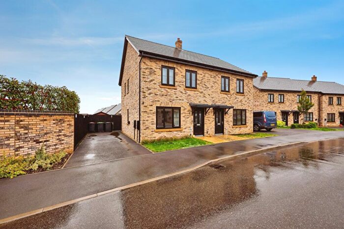 2 Bedroom Semi-Detached House For Sale In Primrose Drive, Oundle, Peterborough, PE8