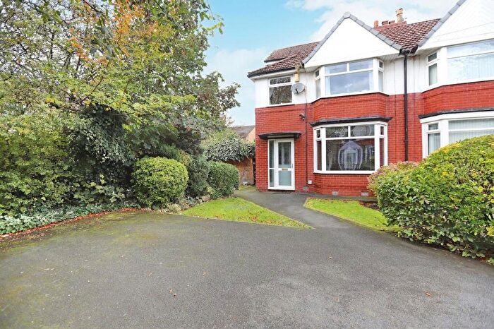 4 Bedroom Semi-Detached House For Sale In Roseland Drive, Prestwich, M25