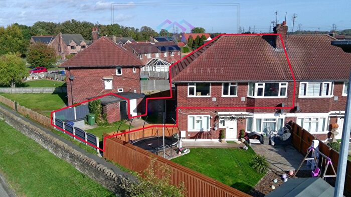 2 Bedroom Flat For Sale In Ash Lea, Fairburn, Knottingley, West Yorkshire, WF11