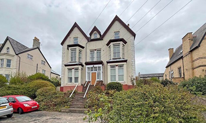 1 Bedroom Apartment For Sale In St. Davids Road, Caernarfon, Gwynedd, LL55