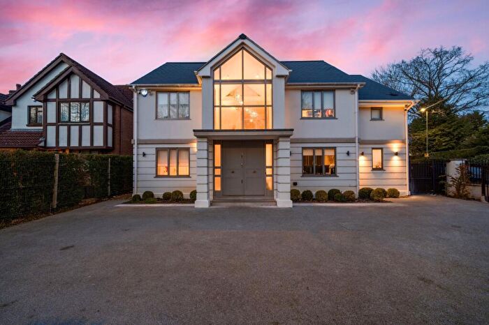 5 Bedroom Detached House To Rent In Leesons Hill Chislehurst, BR7