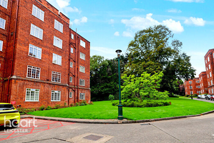 2 Bedroom Apartment For Sale In Stoneygate Court, Leicester, LE2
