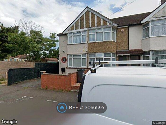 2 Bedroom End Of Terrace House To Rent In Sunningdale Avenue, Feltham, TW13