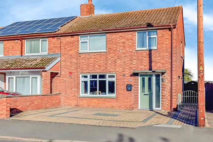 3 Bedroom Semi-Detached House For Sale In Kesteven Road, Stamford, PE9