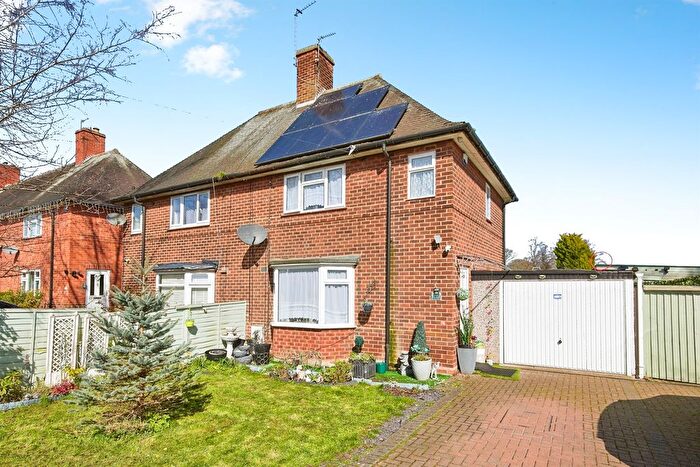 3 Bedroom Semi-Detached House For Sale In Beechdale Road, Nottingham, NG8