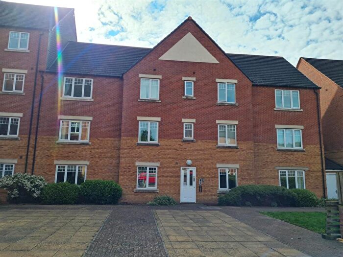 2 Bedroom Apartment To Rent In Hedgerow Close, Redditch, B98