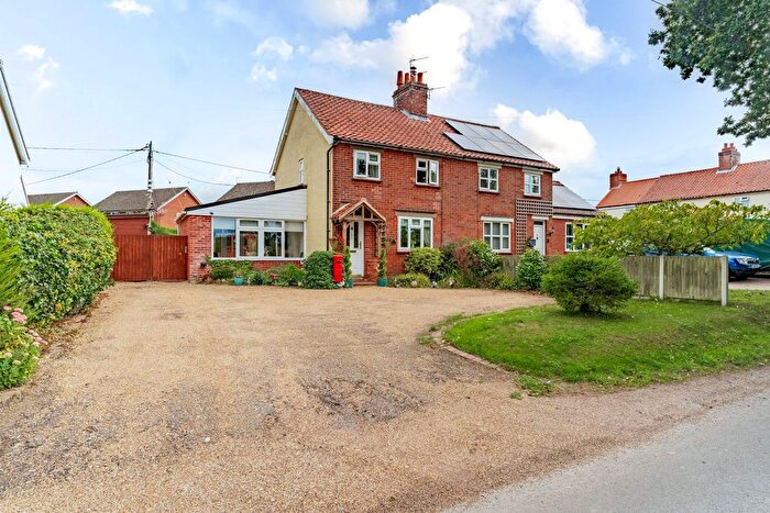 3 Bedroom Semi-Detached House For Sale In Goose Lane, Sutton, NR12