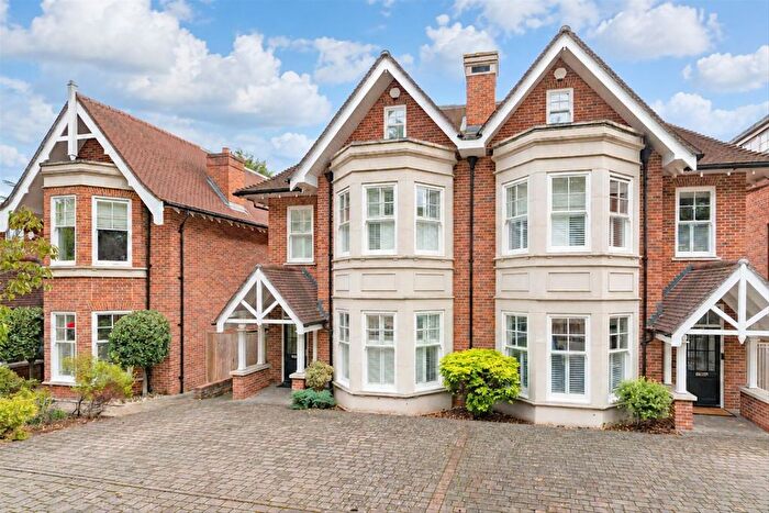 5 Bedroom Semi-Detached House For Sale In Oatlands Chase, Weybridge, KT13