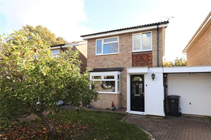 3 Bedroom Link Detached House To Rent In Beverley, Toothill, Swindon, SN5