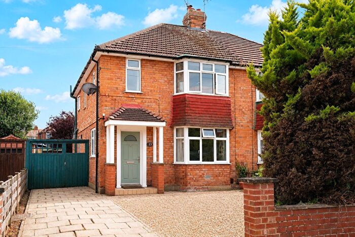 3 Bedroom Semi-Detached House For Sale In Chelwood Walk, York, YO26