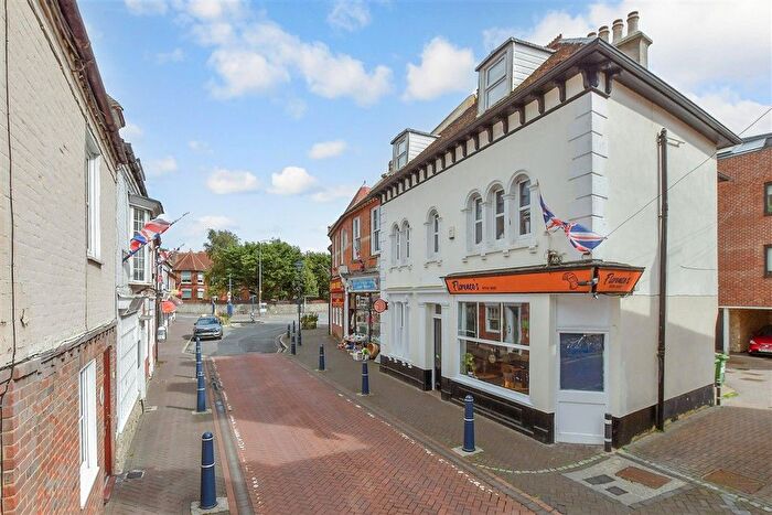 2 Bedroom Flat For Sale In High Street, Hythe, Kent, CT21