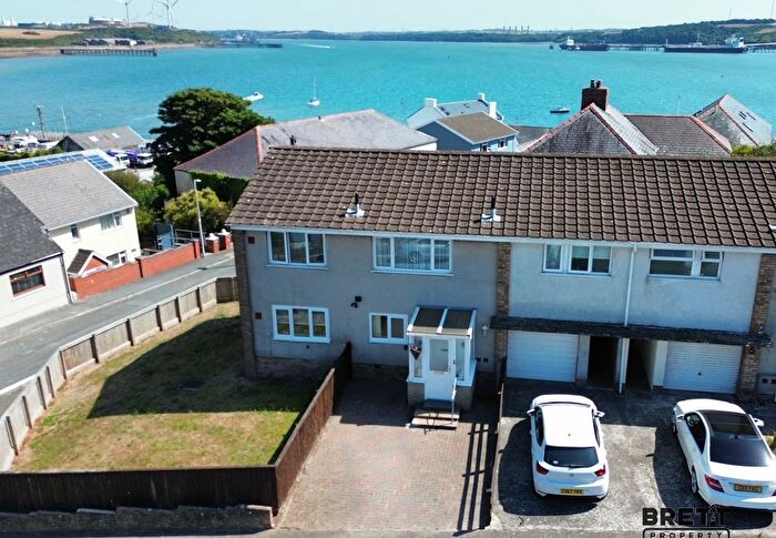 2 Bedroom Flat For Sale In Wellington Road, Hakin, Milford Haven, Pembrokeshire., SA73