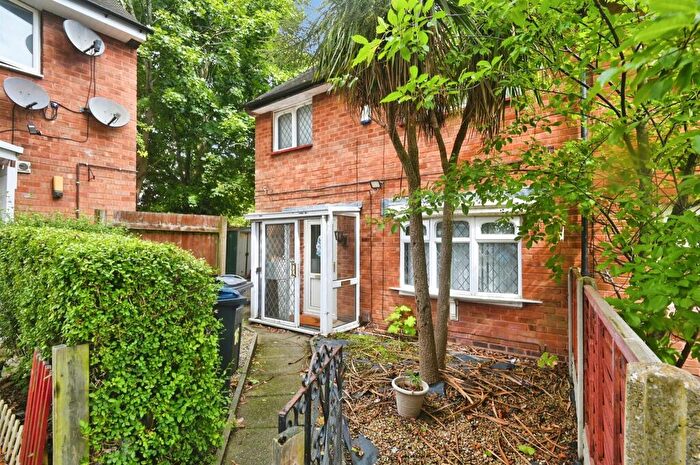 3 Bedroom End Of Terrace House For Sale In Millbank Grove, Birmingham, B23