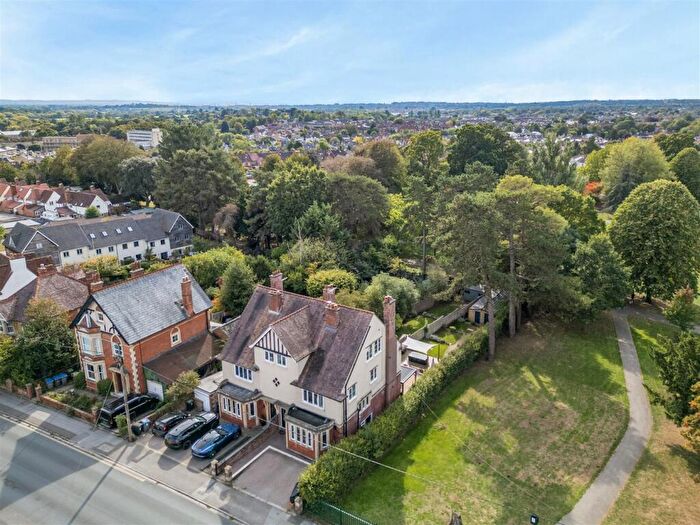 5 Bedroom Semi-Detached House For Sale In Malmesbury Road, Chippenham, SN15
