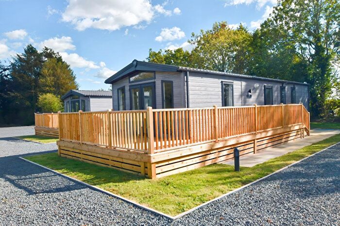 2 Bedroom Mobile/park Home For Sale In The Yelves, Hinstock, Market Drayton, TF9