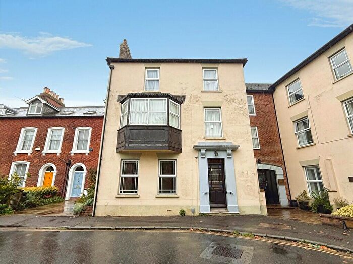 1 Bedroom Flat To Rent In Harcourt Terrace, Salisbury, SP2