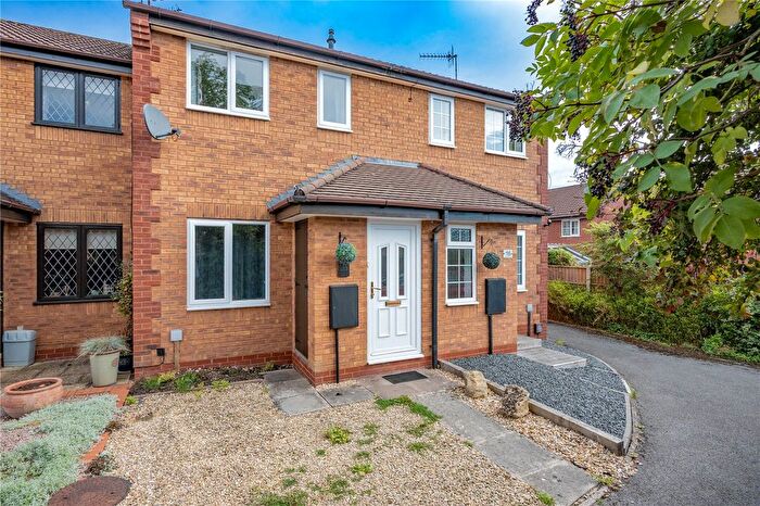 2 Bedroom Terraced House For Sale In Knowesley Close, Bromsgrove, Worcestershire, B60