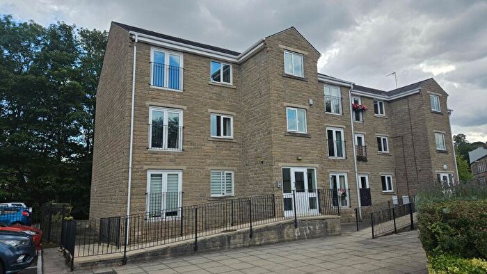 2 Bedroom Apartment For Sale In Waterfield Fold, Cleckheaton, BD19