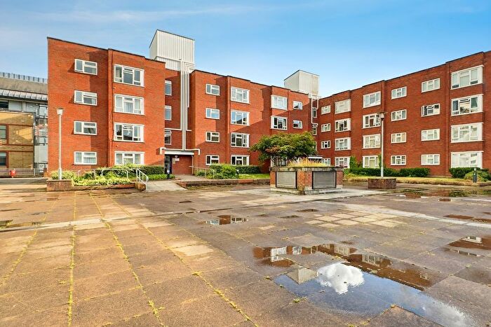 2 Bedroom Flat For Sale In Bedford House, Onslow Street, Guildford, Surrey, GU1
